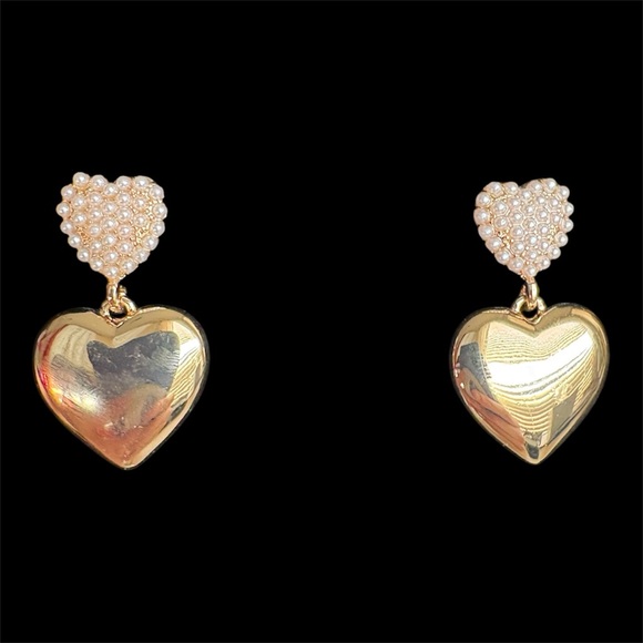 BKE Jewelry - Buckle Gold tone and pearl Heart Earrings
